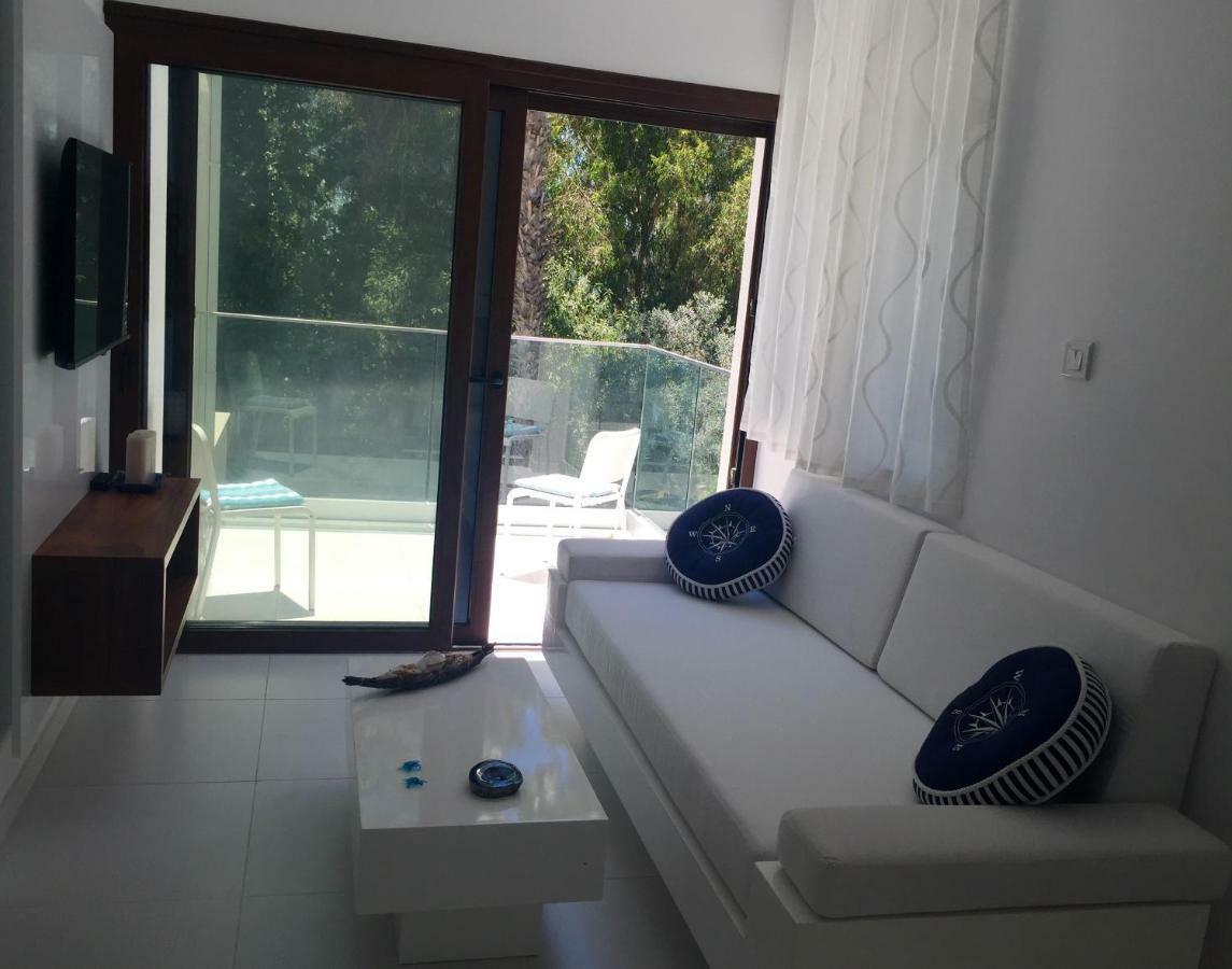 Modern Seaview Beach Studio Лімасол Екстер'єр фото