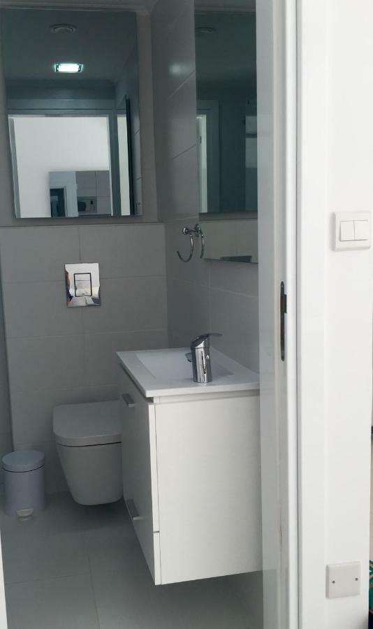 Modern Seaview Beach Studio Лімасол Екстер'єр фото